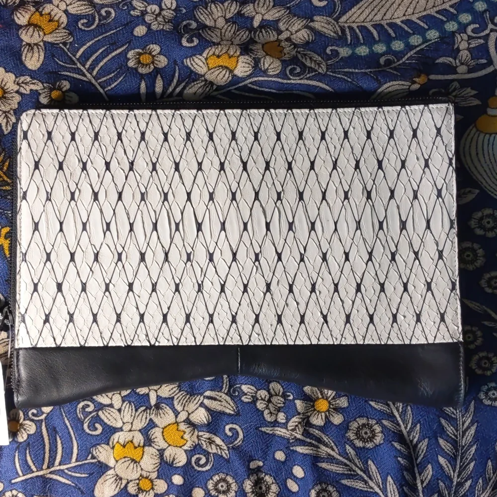 Narciso Rodriguez Python Clutch - Picture 6 of 7